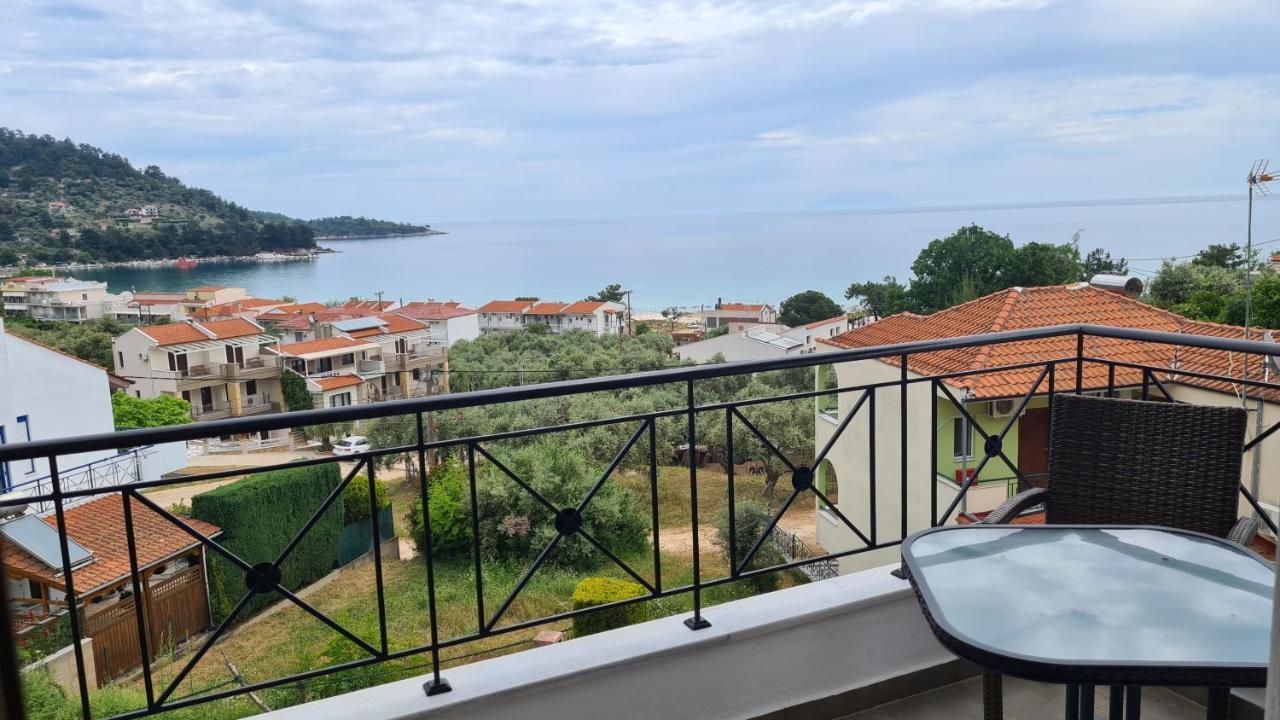 Loretta Maisonettes And Studios Chrisi Ammoudia Exteriör bild